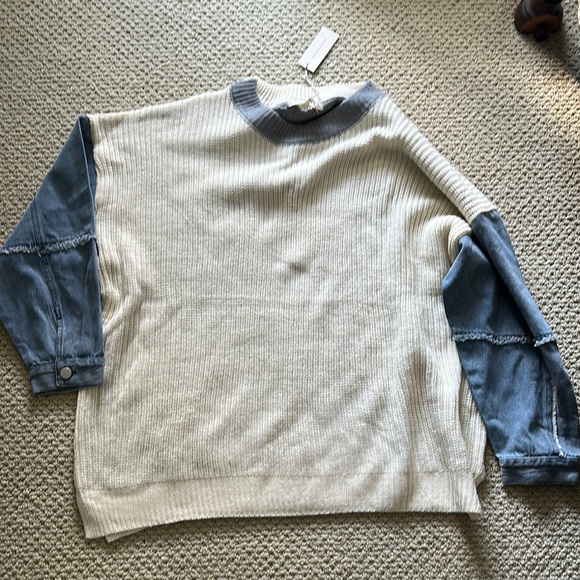 Men's Cream and Blue Sweater - Picture 1 of 1